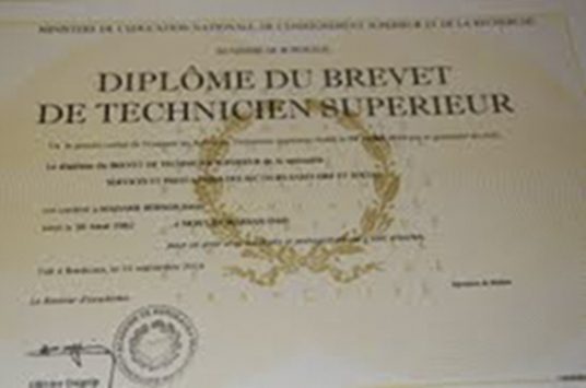 Remise de diplômes des Post-bacs